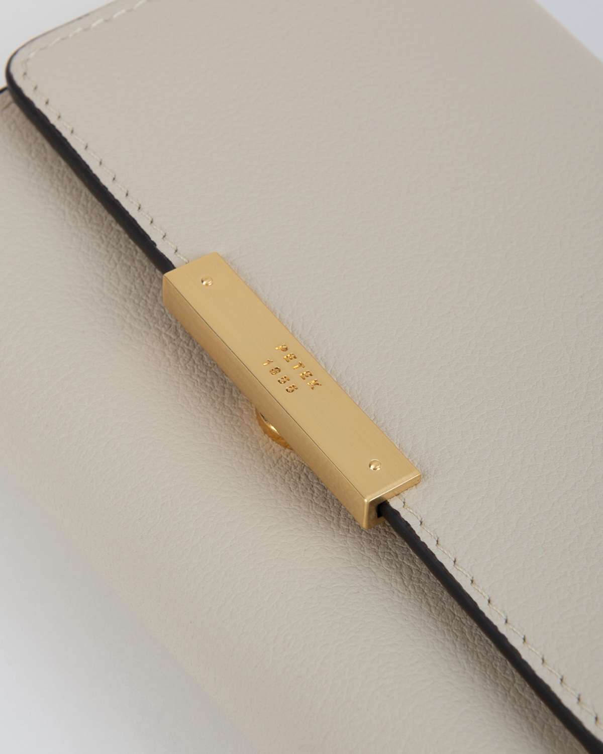 WOMAN LEATHER WALLET WITH METAL CLASP