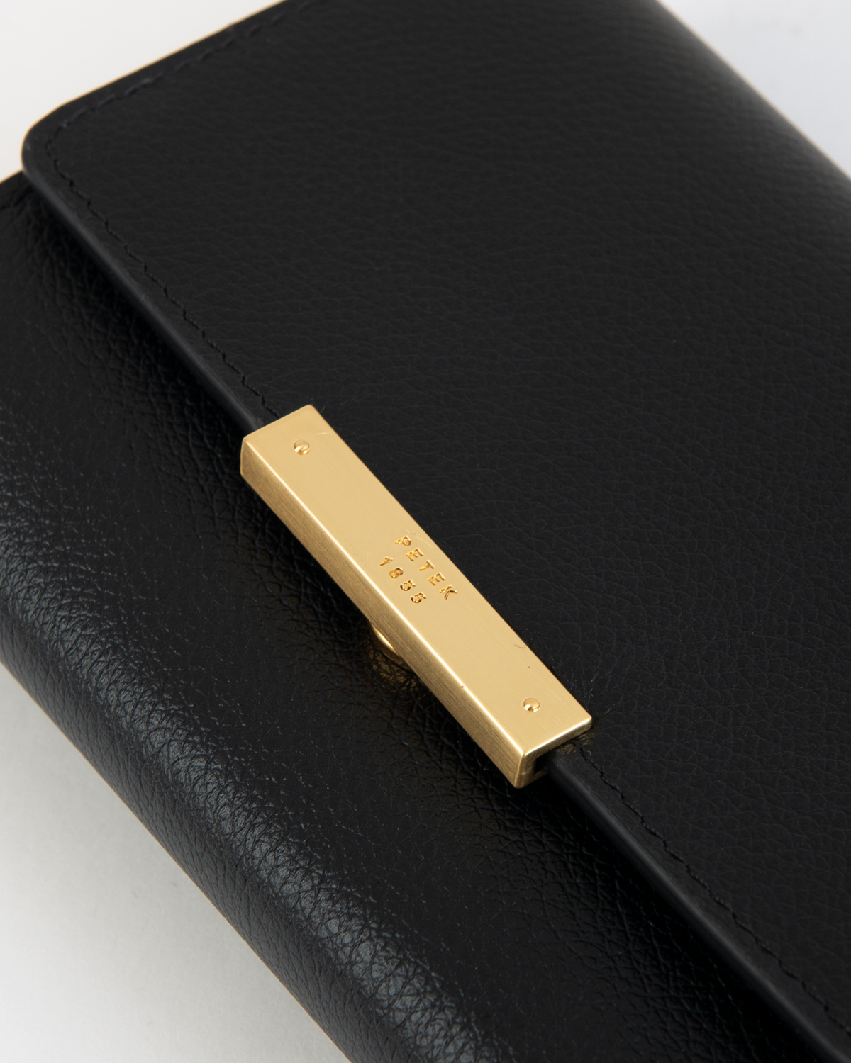 WOMAN LEATHER WALLET WITH METAL CLASP